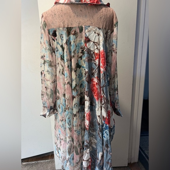Feratelli M Floral Flow High Low Duster Button Down Front Top Medium - Picture 4 of 4